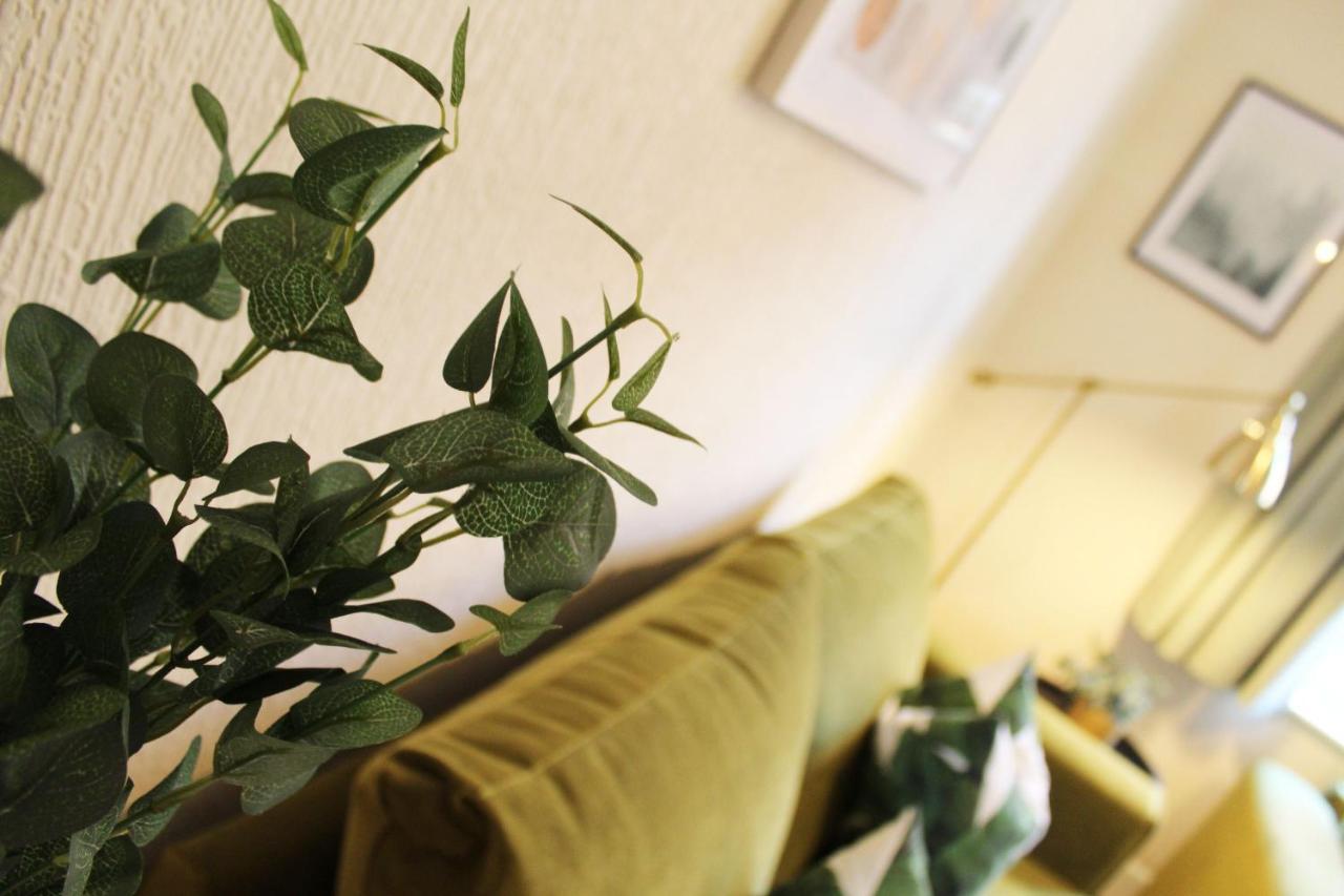2 Bed, Up To 6 Guests Near Chester City Centre Exterior foto