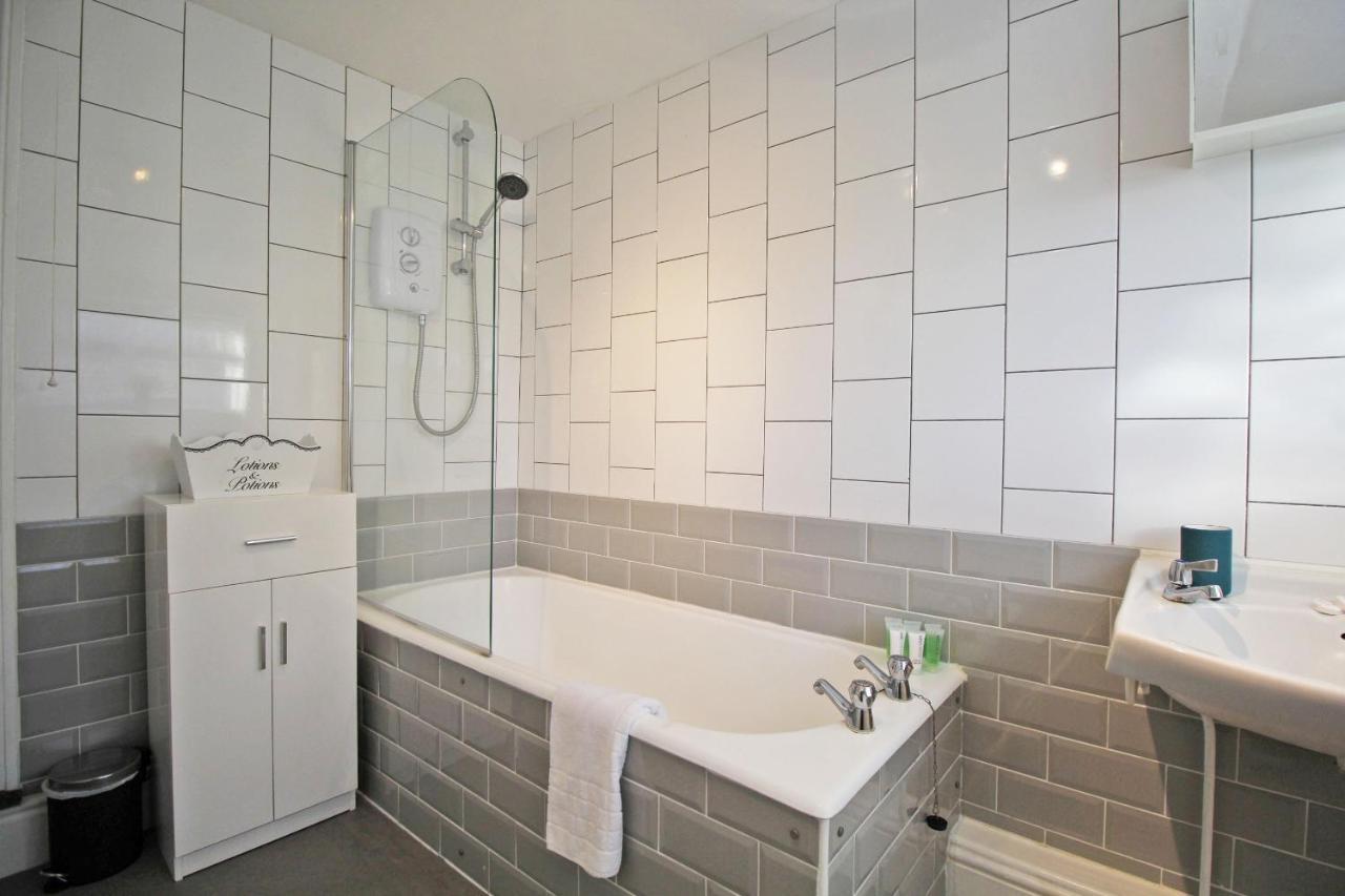 2 Bed, Up To 6 Guests Near Chester City Centre Exterior foto