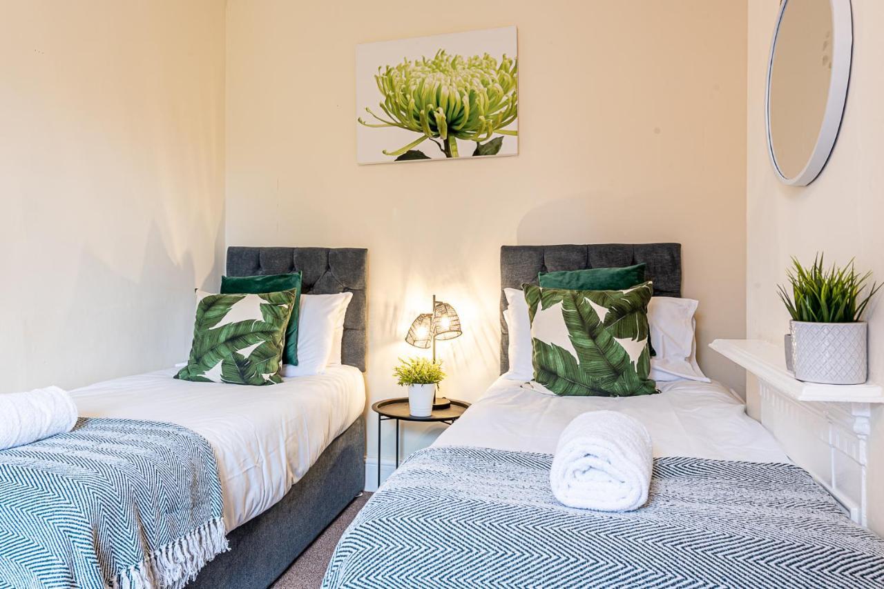 2 Bed, Up To 6 Guests Near Chester City Centre Exterior foto